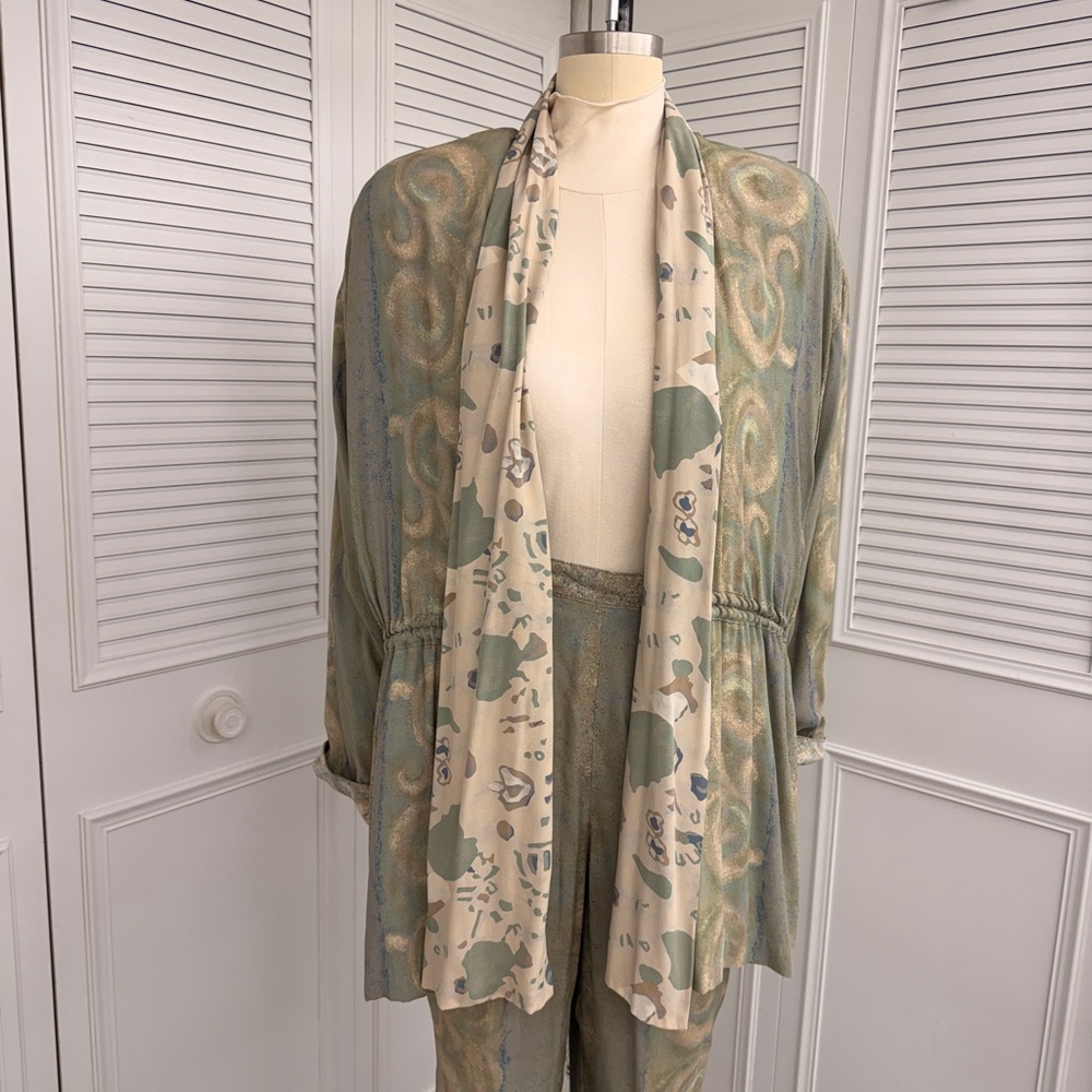 Vintage rare Platinum Dorothy Schoelen Elegant Women's Patterned Outfit